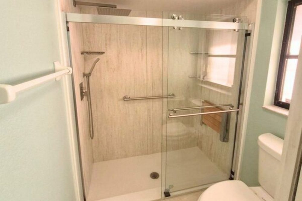 Acrylic Bath Surfaces Make Bathroom Upgrades Easier to Maintain