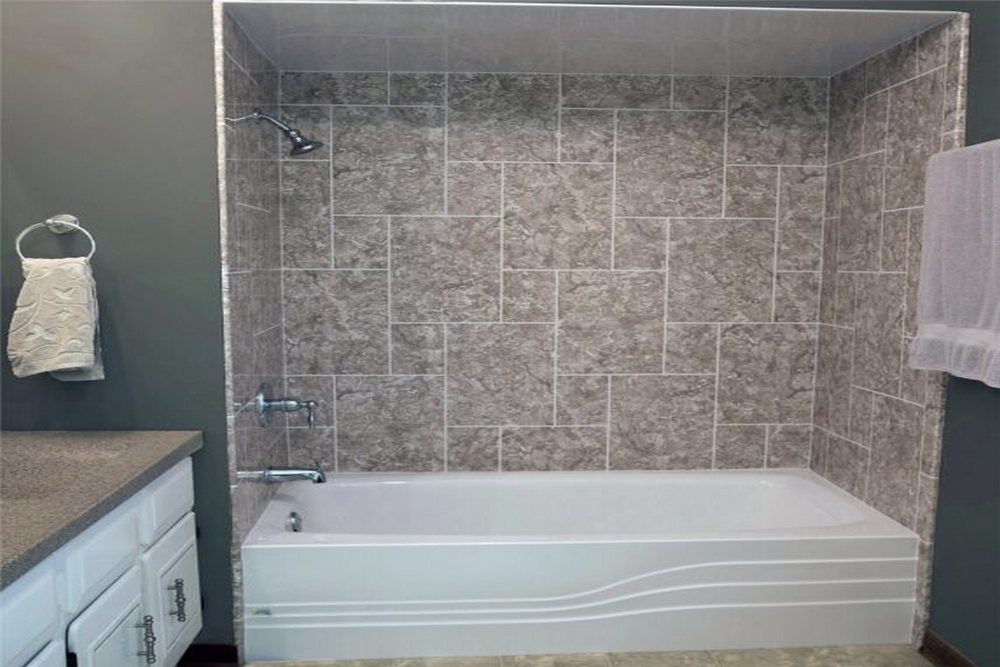 Acrylic Bathtub Walls Give Older Bathrooms a Cleaner Look