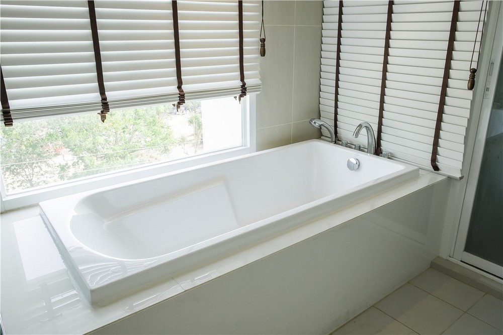 Modern Bathtub Designs Can Bring More Comfort to Your Bathroom